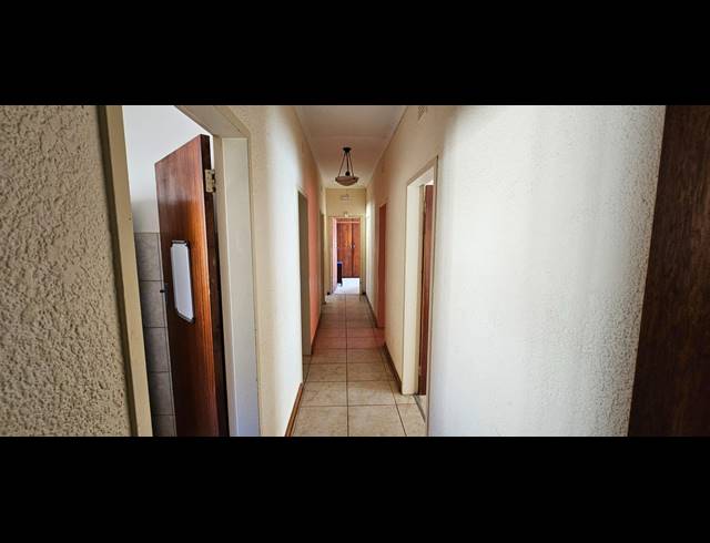 5 BEDROOM HOUSE FOR SALE IN WELGELEGEN